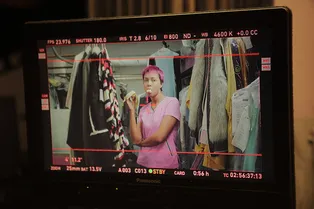 Настасья Самбурская сняла арт-хаусный клип на песню про распутных женщин Настасья Самбурская сняла арт-хаусный клип на песню про распутных женщин