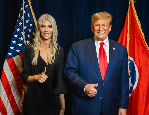 София Хатчинс и Дональд Трамп София Хатчинс и Дональд Трамп