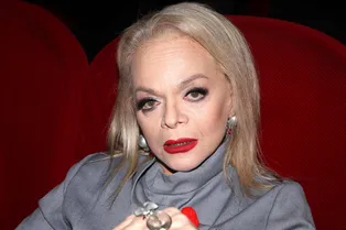 Лариса Долина после поражения в суде удостоилась овации в финале спектакля в Театре на Таганке