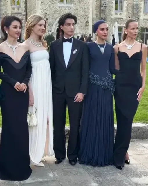 Ко Сибасаки, Наталья Водянова, Канавут Трайпипаттанапонг, Яра Альнамлах и Наташа Поли