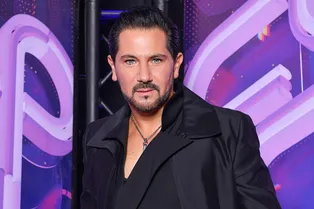 «Я потерял паспорт в самолете»: Авраама Руссо задержали в аэропорту США