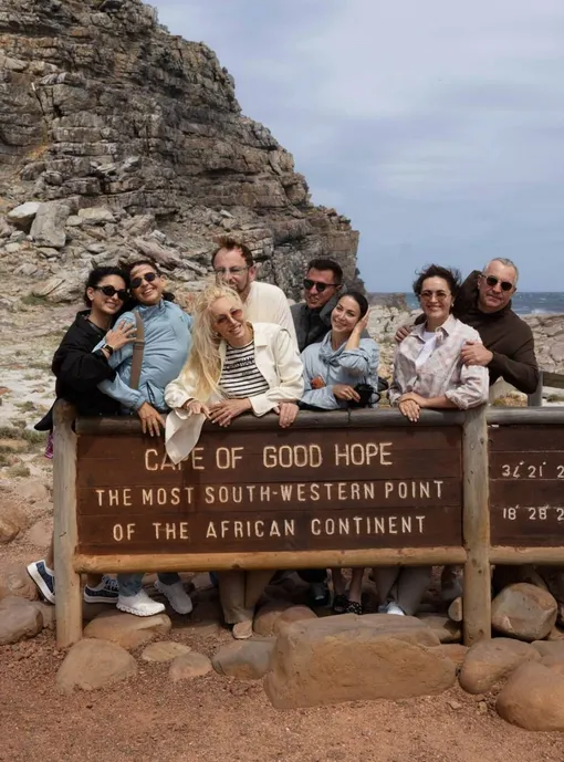 Павел Прилучный и Зепюр Брутян с друзьями