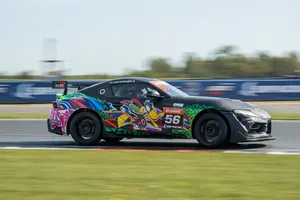 Скорость, интрига и стиль на одной площадке — этой весной в тренде гонки