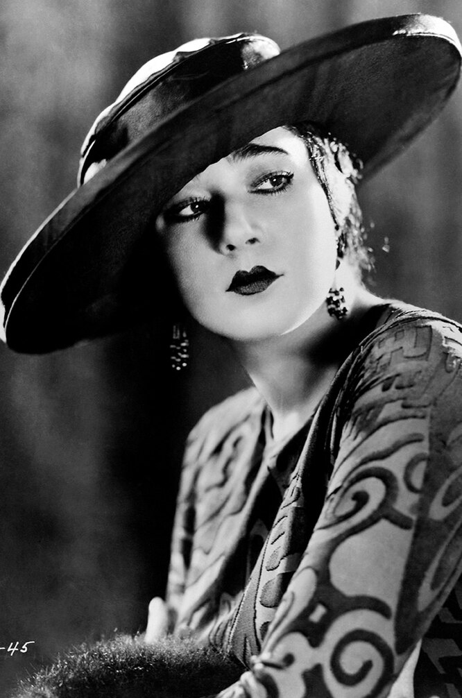 Coffee, soup and 80 cigarettes: the strangest diets followed by the stars of old Hollywood Coffee, soup and 80 cigarettes: the strangest diets followed by the stars of old Hollywood