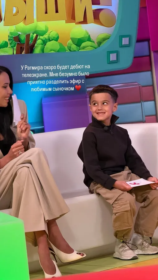 Анастасия Решетова с сыном в телестудии