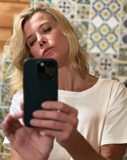 Юлия Высоцкая сейчас живет за границей