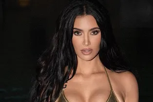 «Вся красота напоказ»: Ким Кардашьян снялась в крошечном бра, едва прикрывающем грудь «Вся красота напоказ»: Ким Кардашьян снялась в крошечном бра, едва прикрывающем грудь