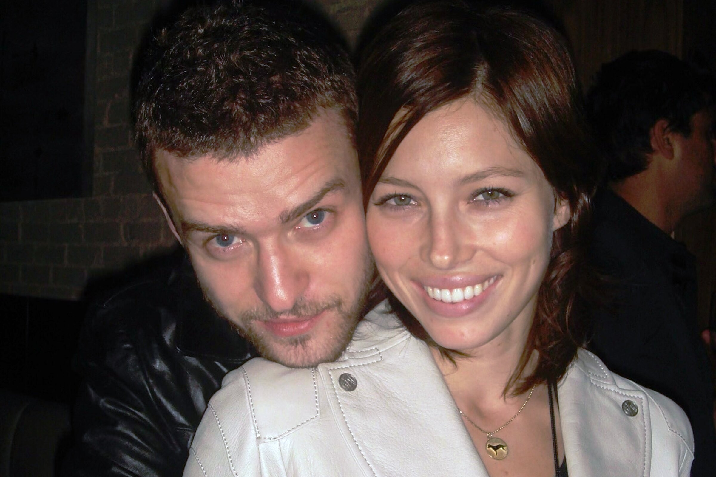 Шарон ден Адельдің секс фотосуреттері Жалаңаш чех әйелінің суреті