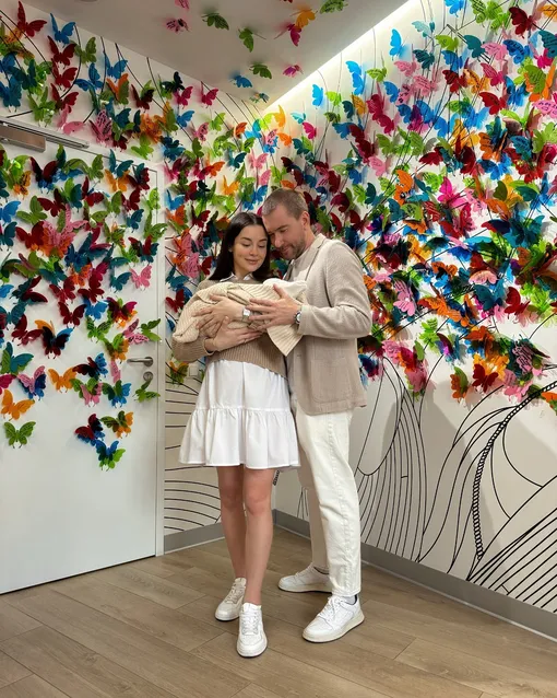 Олег Винник живет в браке с Анной Бакулиной