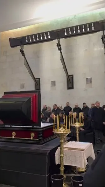 Нажми и смотри