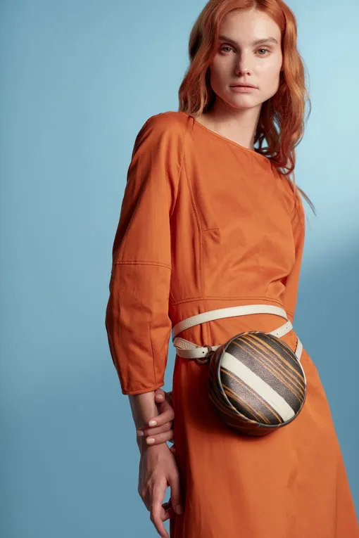 Поясная сумка Askent круглой формы, 4 300 рублей Поясная сумка Askent круглой формы, 4 300 рублей