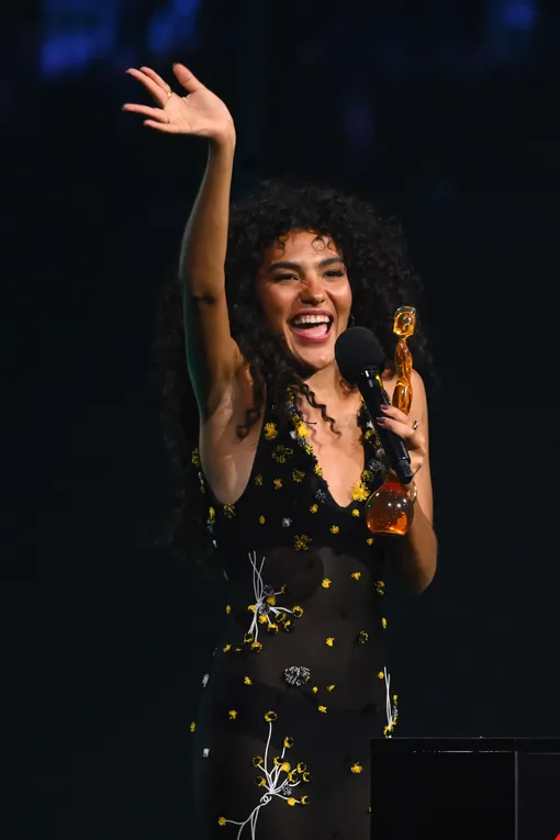 Оливия Дин на сцене Оливия Дин на сцене