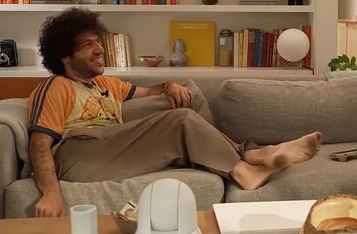 Бенни Бланко дебютировал в подкасте с немытыми ногами