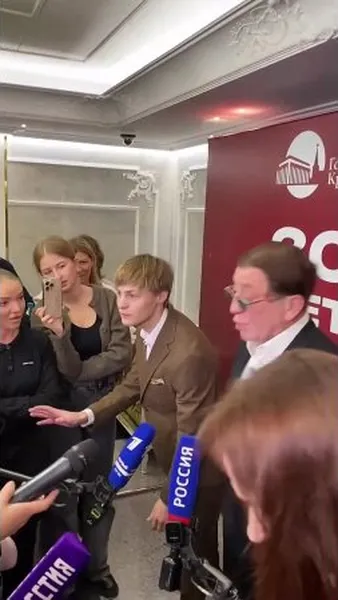 Нажми и смотри