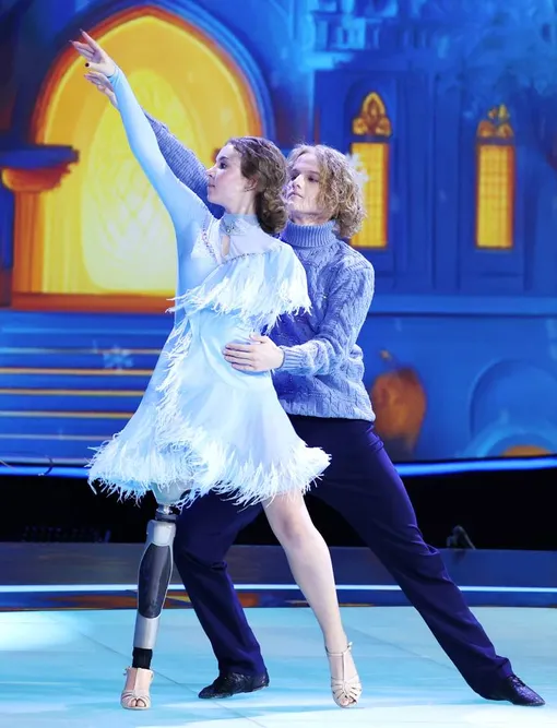 Полина Гладких и Артем Елкин выступили в финале конкурса «Синяя птица» Полина Гладких и Артем Елкин выступили в финале конкурса «Синяя птица»