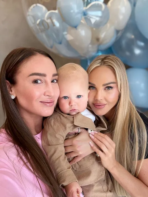 Ольга Бузова с крестником и Марией Погребняк Ольга Бузова с крестником и Марией Погребняк