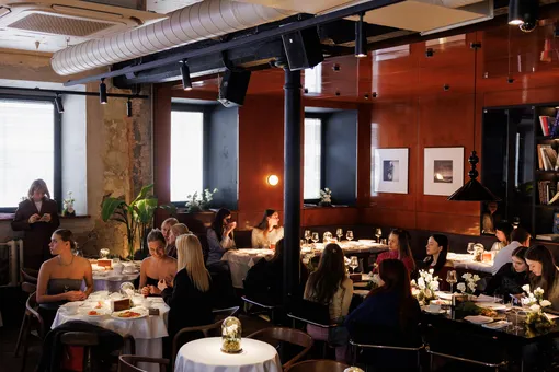 Лена Червова, Камилла Кострова, Ирина Йовович и другие гости на бранче-презентации журнала VOICE с Алиной Загитовой Лена Червова, Камилла Кострова, Ирина Йовович и другие гости на бранче-презентации журнала VOICE с Алиной Загитовой