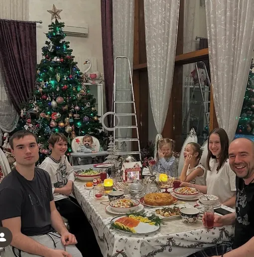 Елена Товстик родила от Романа шестерых детей