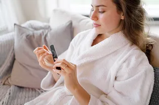 Контроль длины: как подрезать акриловые ногти дома и сохранить красоту маникюра Контроль длины: как подрезать акриловые ногти дома и сохранить красоту маникюра