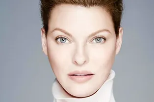 «С меня хотели снять одежду»: Линда Евангелиста рассказала, как ее заставляли сниматься обнаженной в 16 лет «С меня хотели снять одежду»: Линда Евангелиста рассказала, как ее заставляли сниматься обнаженной в 16 лет