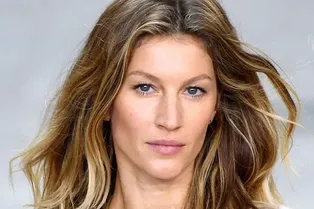 Жизель Бюндхен подвергла маленького сына опасности во время прогулки с собакой Жизель Бюндхен подвергла маленького сына опасности во время прогулки с собакой