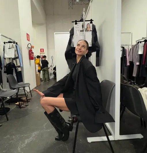 Алеся Кафельникова снялась за кулисами fashion-шоу Алеся Кафельникова снялась за кулисами fashion-шоу