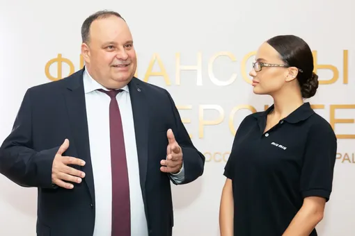Валя Карнавал стала студенткой престижного ВУЗа Валя Карнавал стала студенткой престижного ВУЗа