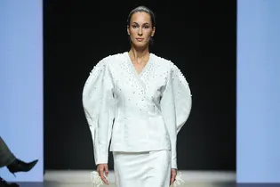 Офискор, который мы заслужили: подборка образов с Московской недели моды