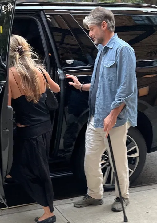 Дженнифер Энистон и Джим Кёртис в Нью-Йорке