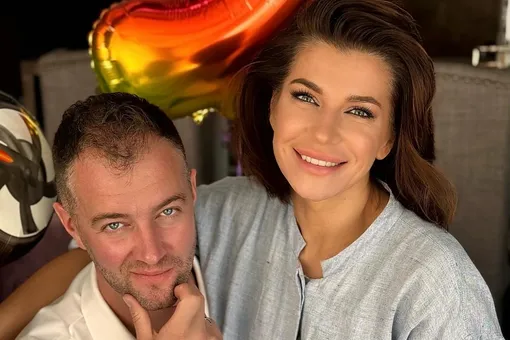 «Мой личный сюрприз»: звезда «Ворониных» Екатерина Волкова показала романтические фото с мужем в день его 39-летия «Мой личный сюрприз»: звезда «Ворониных» Екатерина Волкова показала романтические фото с мужем в день его 39-летия