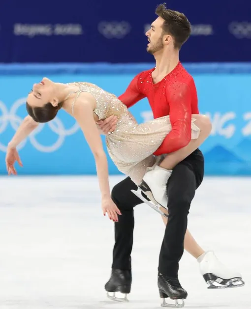 Габриэла Пападакис и Гийом Сизерон выиграли золото Олимпиады-2022