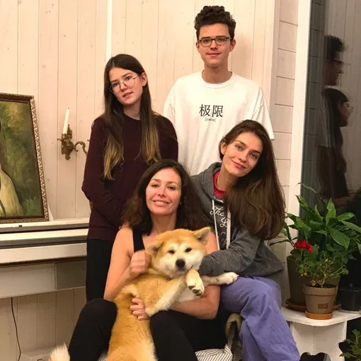 Екатерина Волкова с детьми