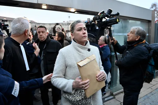 Каролина Пелико написала книгу, в которой откровенно рассказала о том, через что пришлось пройти ей и ее семье Каролина Пелико написала книгу, в которой откровенно рассказала о том, через что пришлось пройти ей и ее семье