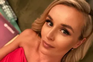 «Выгнала мужа и расцвела»: Полина Гагарина в образе школьницы очаровала фанатов «Выгнала мужа и расцвела»: Полина Гагарина в образе школьницы очаровала фанатов