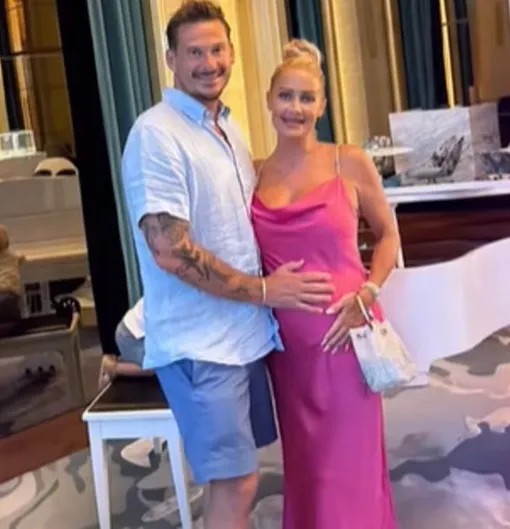 Ли Райан объявил о беременности жены