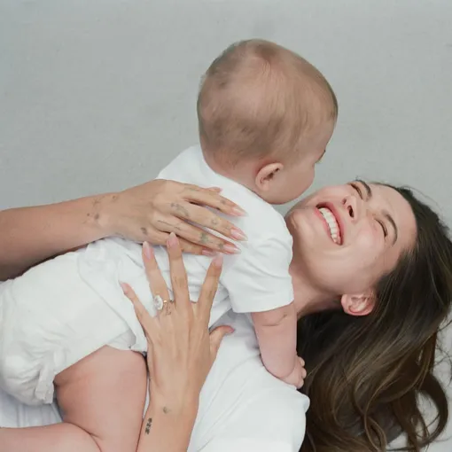 Хейли Бибер с годовалым сыном