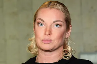 «Купальник неприличный, всё видно!»: Волочкову высмеяли из-за крошечных трусов «Купальник неприличный, всё видно!»: Волочкову высмеяли из-за крошечных трусов