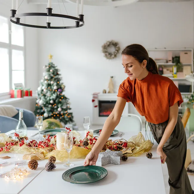 Как встречать год Змеи: что надеть, что должно быть на столе и как украсить дом