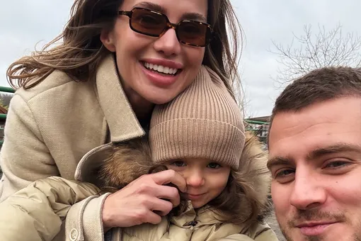 «Ошибки друг друга простим. Люблю тебя»: певица Алекса снялась в объятиях мужа после воссоединения