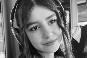 Умерла 19-летняя Селина Абитова, получившая тяжелейшие травмы после падения на нее дерева Умерла 19-летняя Селина Абитова, получившая тяжелейшие травмы после падения на нее дерева