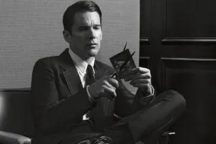 Итан Хоук стал одним из героев новой кампании Prada Итан Хоук стал одним из героев новой кампании Prada