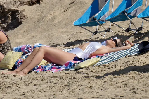 Ора привезла на курорт свою семью