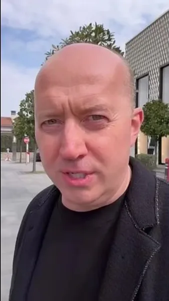 Нажми и смотри