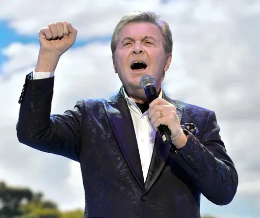 Лев Лещенко продолжает выступать на сцене