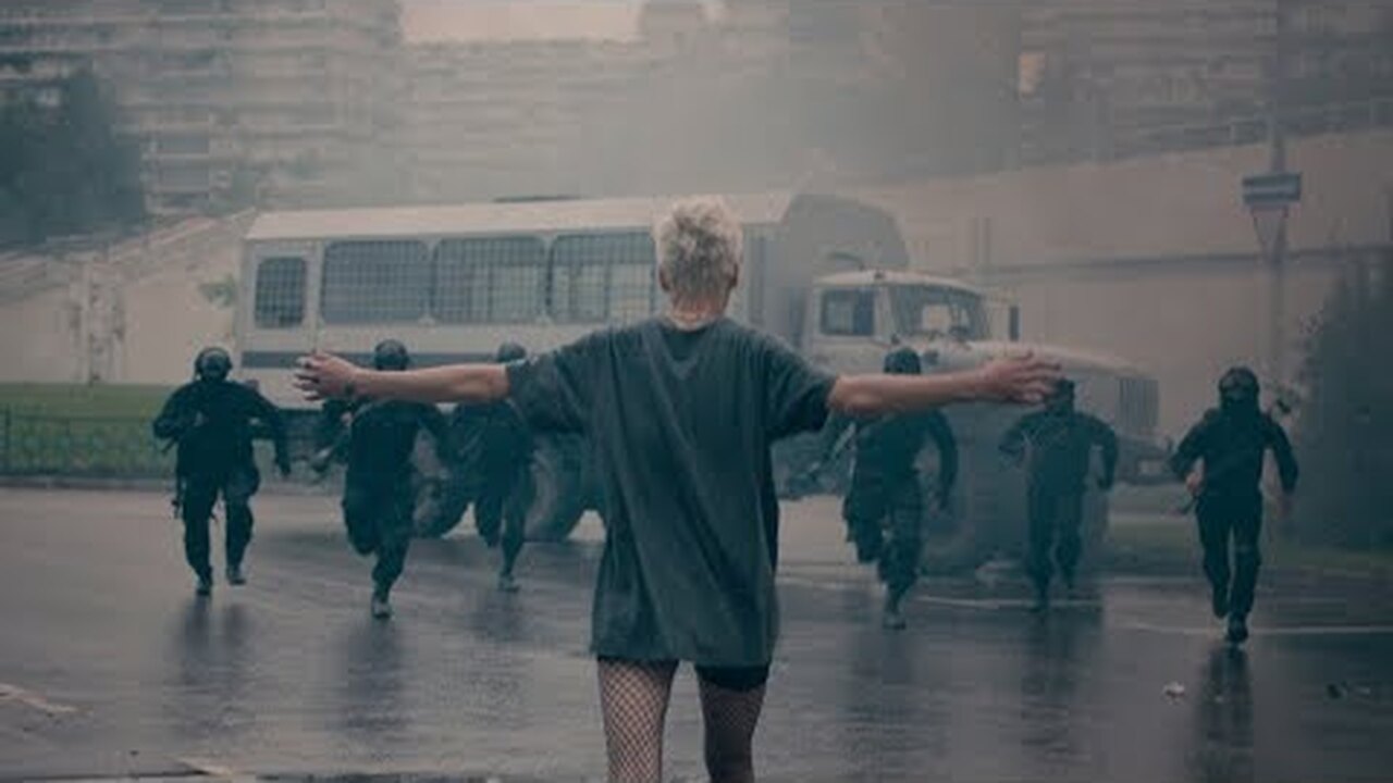 Нажми и смотри