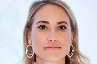 «Сегодня не стало моей мамочки»: телеведущая и актриса Марика показала снимки близкого человека