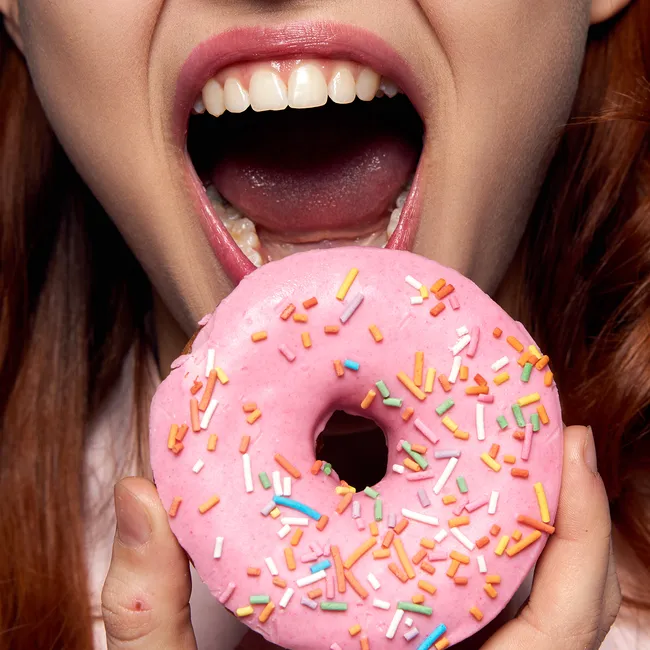 Сахароголику на заметку: 10 продуктов, которые уберут тягу к сладкому