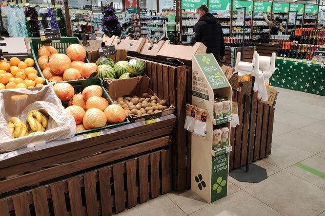 В «Перекрестках» появились стойки c многоразовыми сетками для фруктов и овощей В «Перекрестках» появились стойки c многоразовыми сетками для фруктов и овощей