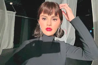 От медузы до портьеры: 6 модных стрижек с челкой, которые полностью тебя преобразят