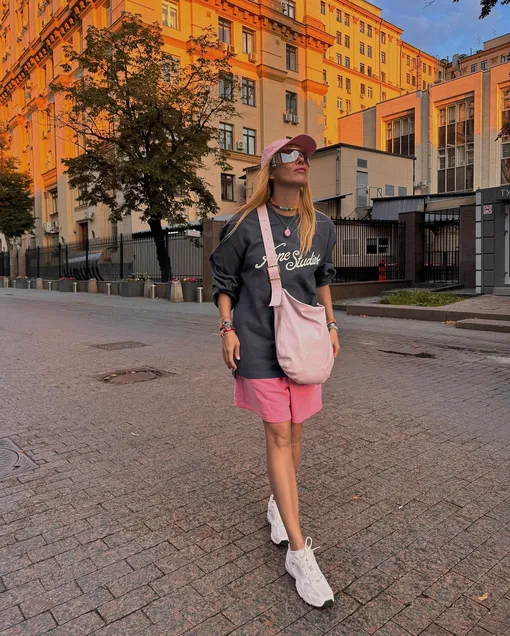 Анастасия Стоцкая на прогулке Анастасия Стоцкая на прогулке